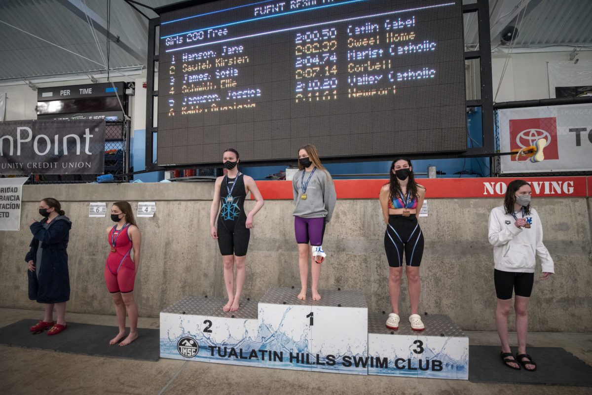 18.girls_200free-1